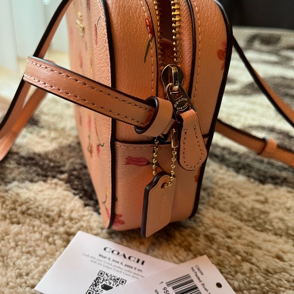 ❌SOLD❌Coach Mini Camera Bag Crossbody - Picture 3 of 6